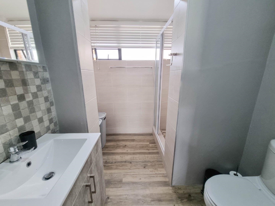 To Let 3 Bedroom Property for Rent in Sandbaai Western Cape